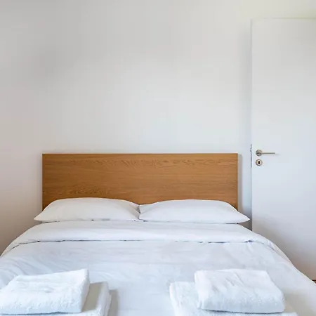 3br Near & Center Apartman