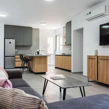 3br Near & Center Apartament Limassol