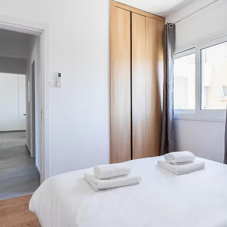 3br Near & Center Apartman