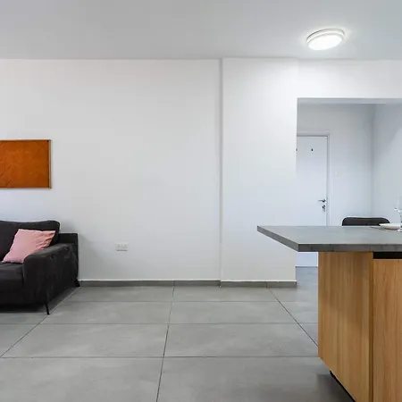 3br Near & Center